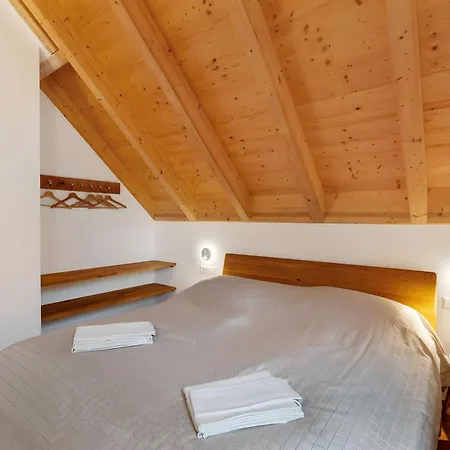 Holiday home Lug Ins Tal - *